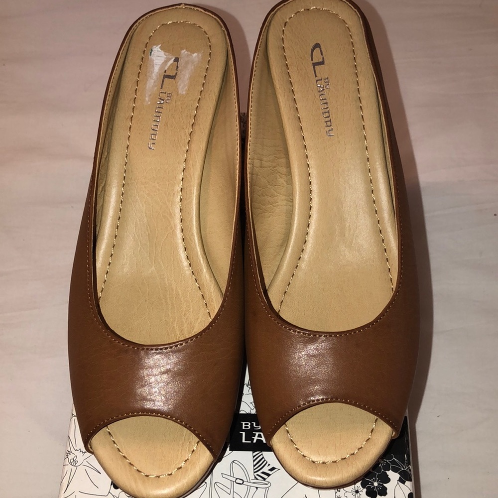Chinese laundry Tan Wedge Slide Size 11 NWT